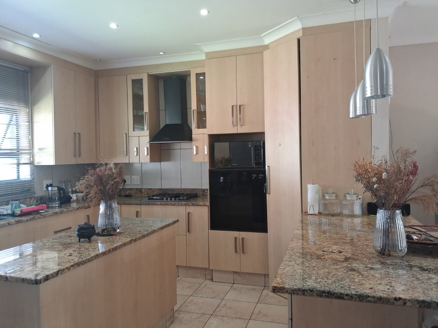 To Let 3 Bedroom Property for Rent in Chiselhurst Eastern Cape